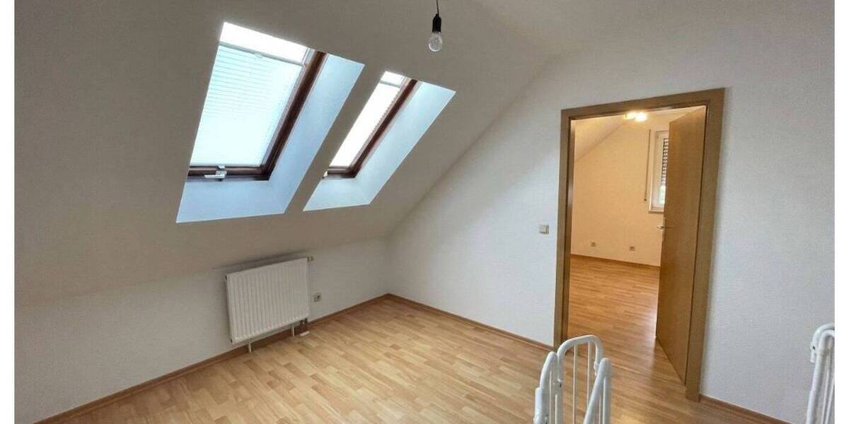Etagenwohnung Schmalkalden - 3 Zimmer, 97 m&sup2;, 775&euro; | Angebot:26816557