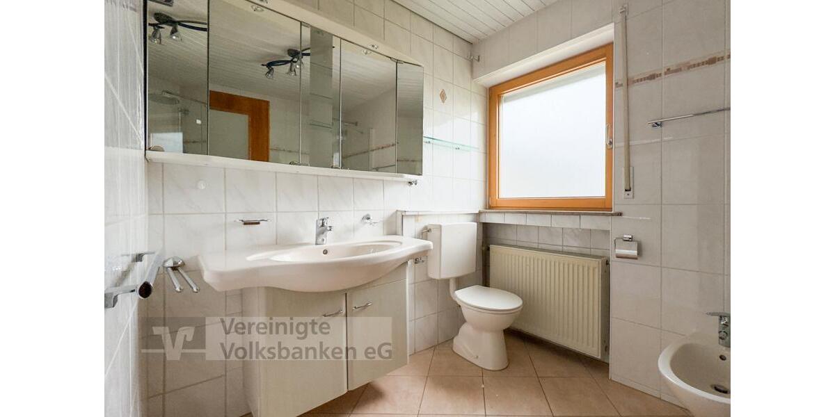 Etagenwohnung Althengstett - 5 Zimmer, 140 m&sup2;, 1.400&euro; | Angebot:24438743
