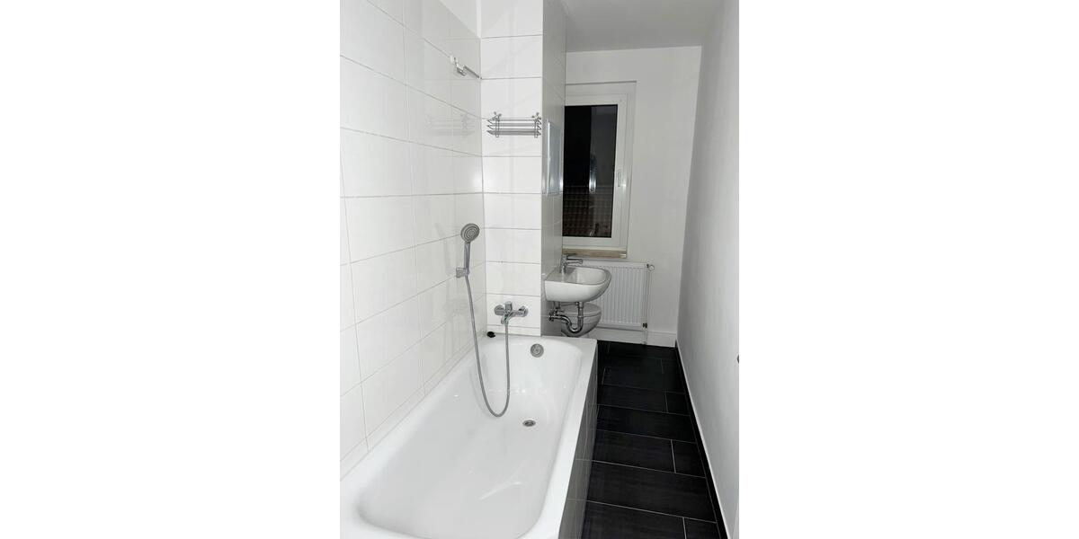 Sanierte Familienwohnung sofort bezugsfertig! 4 zimmer