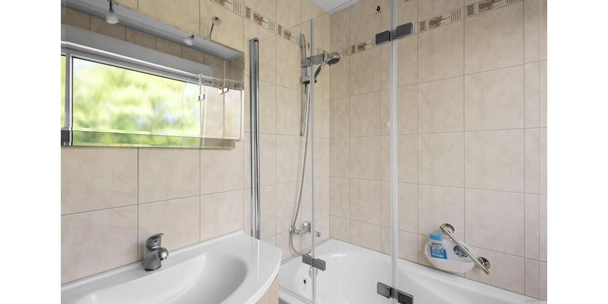 Bright, cozy, partially furnished shared room (12 sqm) 1 zimmer