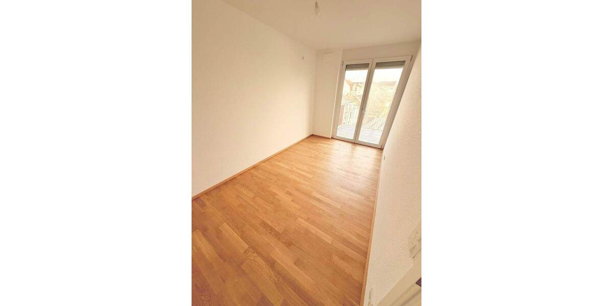 Etagenwohnung Singen Nordstadt - 3 Zimmer, 90 m&sup2;, 1.325&euro; | Angebot:25815409