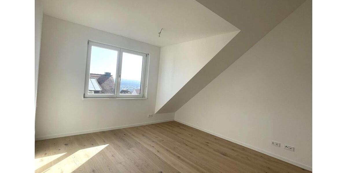 Dachgeschoßwohnung Frankfurt am Main Bergen-Enkheim - 3 Zimmer, 123 m&sup2;, 2.490&euro; | Angebot:25991775