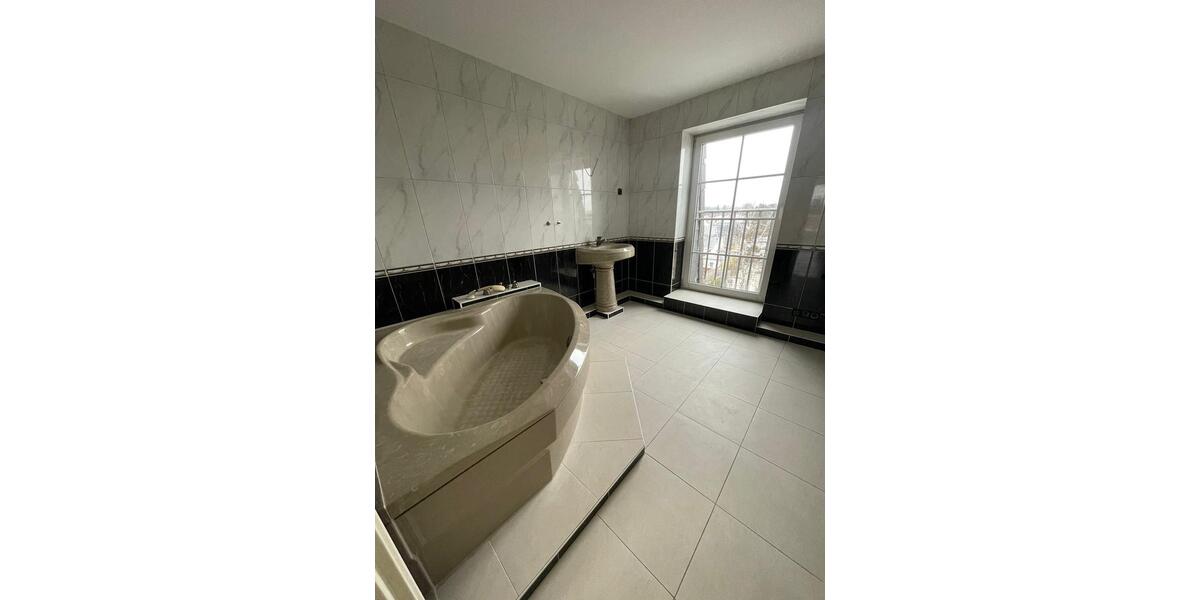 Dachgeschoßwohnung Eberswalde Brandenburgisches Viertel - 3 Zimmer, 115 m&sup2;, 1.270&euro; | Angebot:24847014