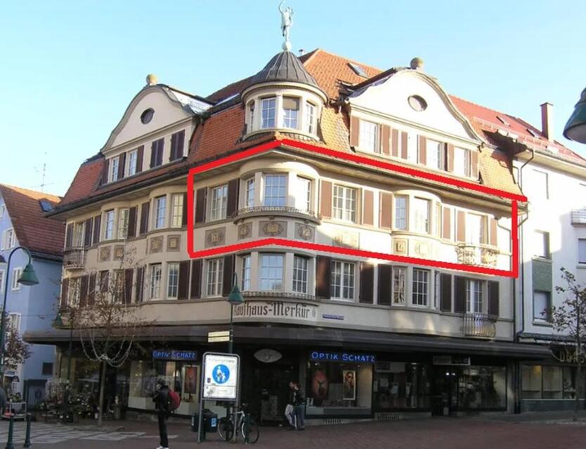 Großzügige 3-Zimmer-Wohnung zentral, in denkmalgeschütztem Haus