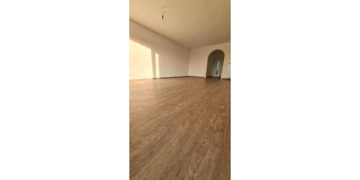 Helle, komplett renovierte 3-Zimmer-Wohnung 3 zimmer