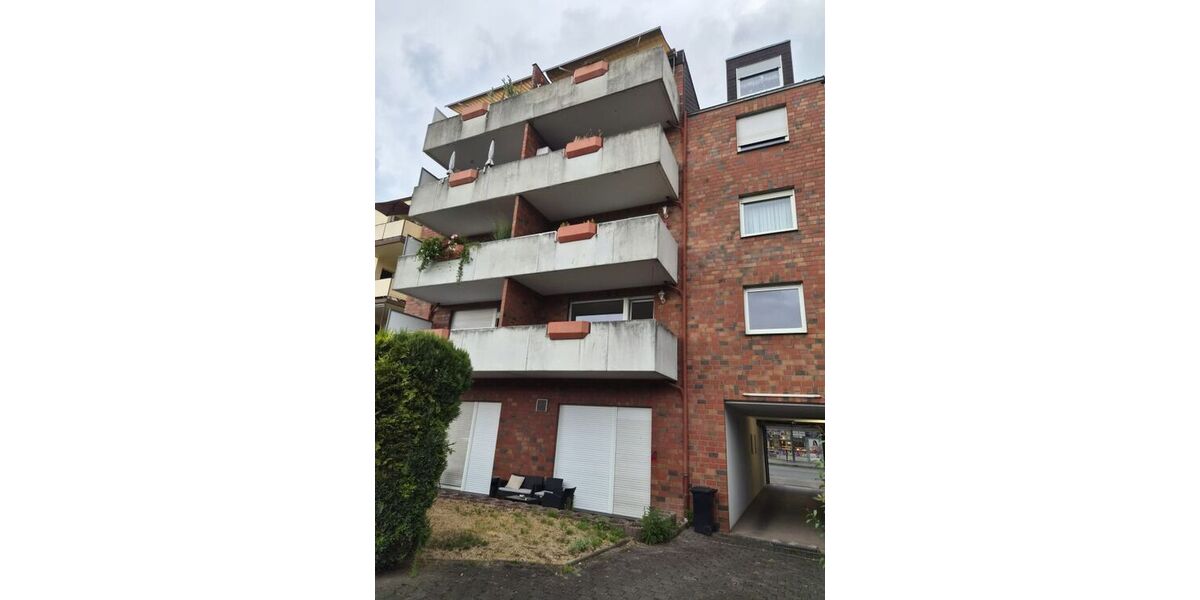 Renovierte 2,5 Zimer-Wohnung mit Aufzug, Balkonkraftwerk, Video-Sprechanlage, Garage (Warmmiete: 1.040 + 100 Garage) - Etagenwohnung Duisburg Meiderich | Angebot:27261102