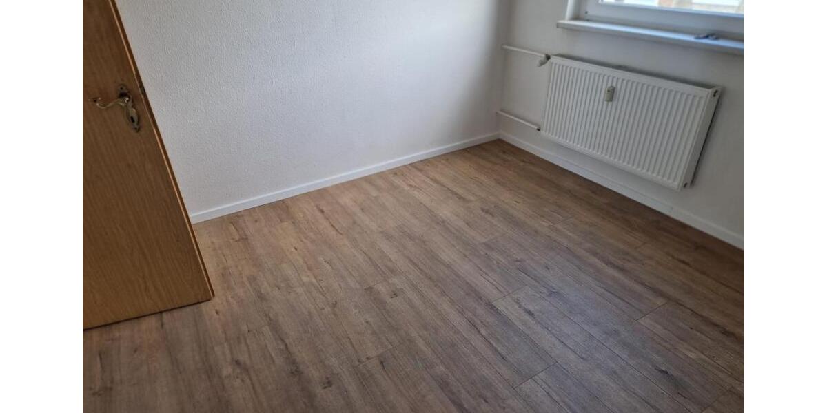 Etagenwohnung Gingst - 3 Zimmer, 66 m&sup2;, 350&euro; | Angebot:24654551