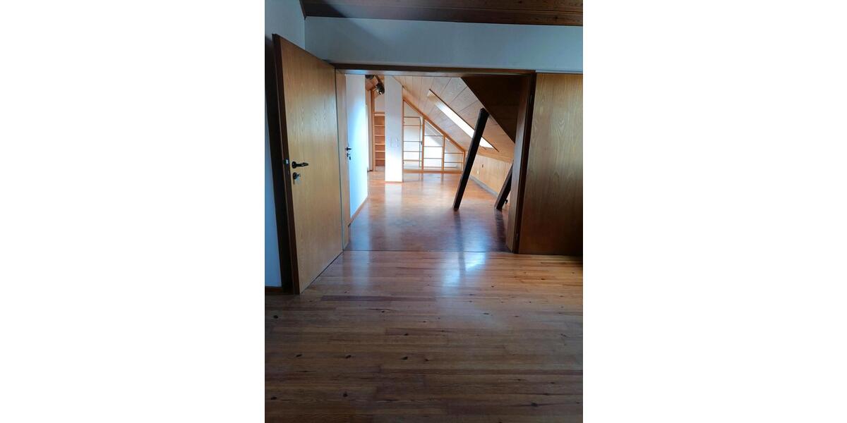 Etagenwohnung Wasserlosen - 3 Zimmer, 125 m&sup2;, 800&euro; | Angebot:26528760