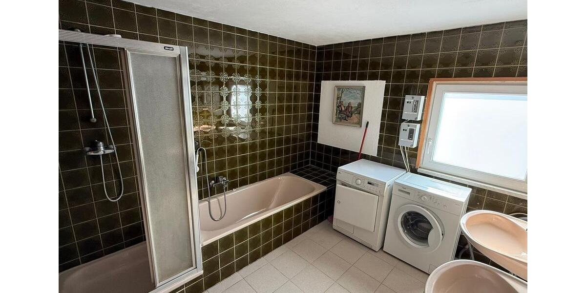 Etagenwohnung Weiherhammer - 4 Zimmer, 120 m&sup2;, 1.100&euro; | Angebot:25350113