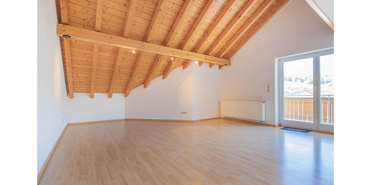 Dachgeschoßwohnung Waldshut-Tiengen Tiengen - 4.5 Zimmer, 110 m&sup2;, 750&euro; | Angebot:26630278