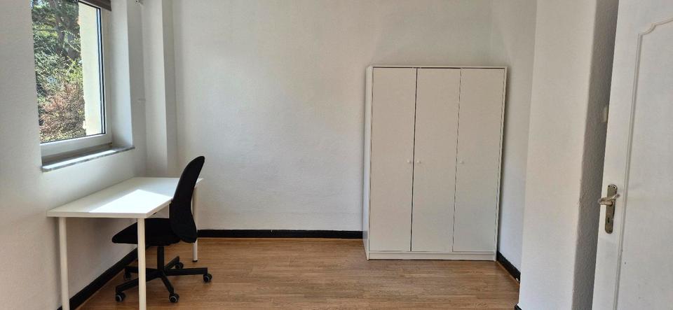 Wohnen auf Zeit Marburg - 1 Zimmer, 25 m&sup2;, 200&euro; | Angebot:26100028