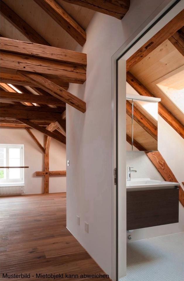 Wunderschönen Dachgeschoss Wohnung für Alleinstehende oder Pärche