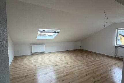 Wohnung Sinsheim - 3 Zimmer, 77 m&sup2;, 1.100&euro; | Angebot:25050323