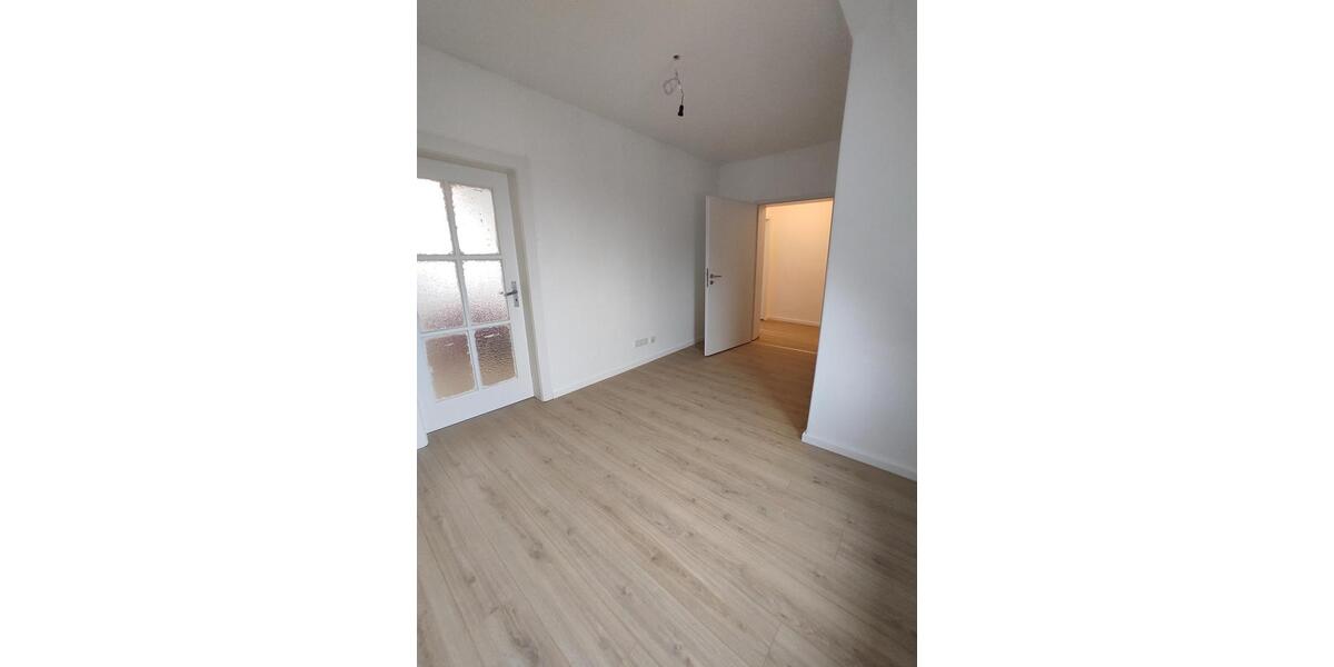 Etagenwohnung Ansbach - 5 Zimmer, 114 m&sup2;, 1.000&euro; | Angebot:26033210