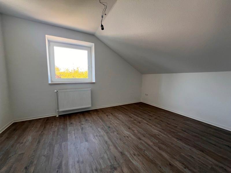 3-Raum-Wohnung im DG frei! zimmer