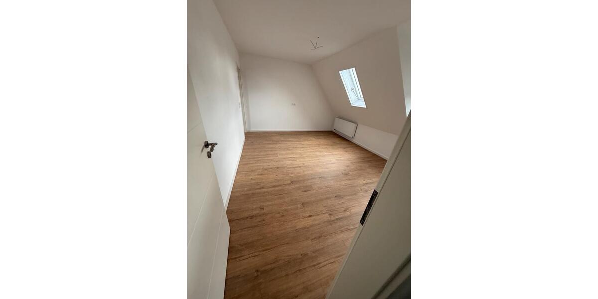 Dachgeschoßwohnung Baunatal - 2 Zimmer, 65 m&sup2;, 690&euro; | Angebot:26632470