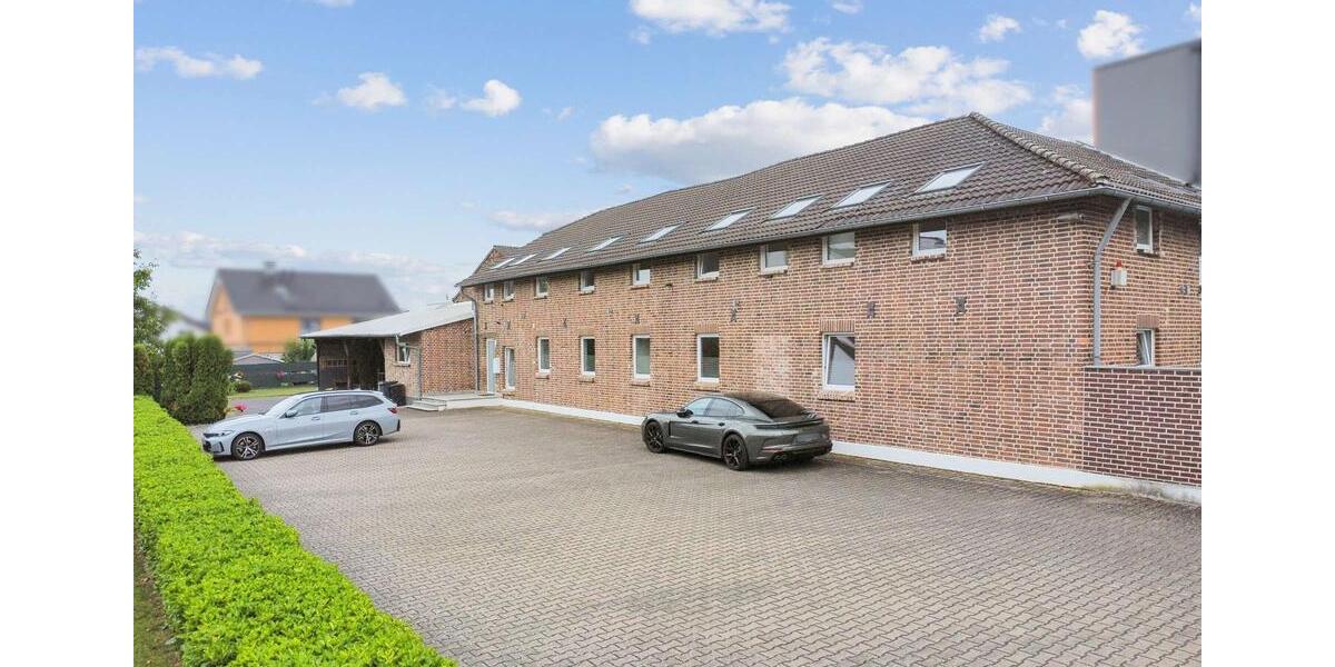 Moderne Büroeinheit in historischer Backsteinarchitektur zimmer