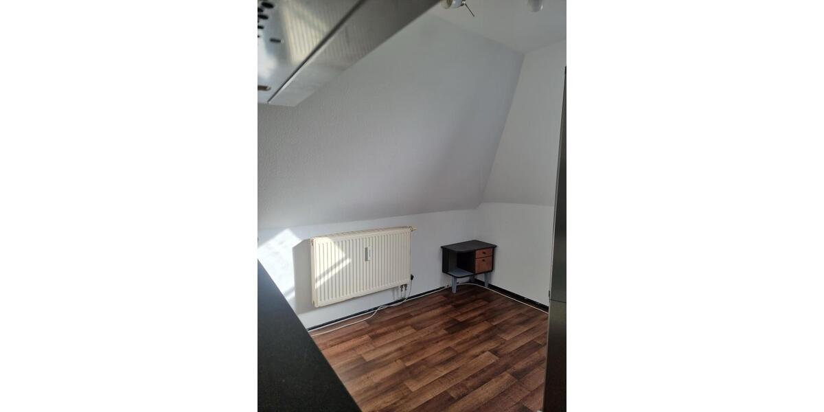 Dachgeschoßwohnung Oldenburg Bürgeresch - 4 Zimmer, 75 m&sup2;, 1.240&euro; | Angebot:26537985