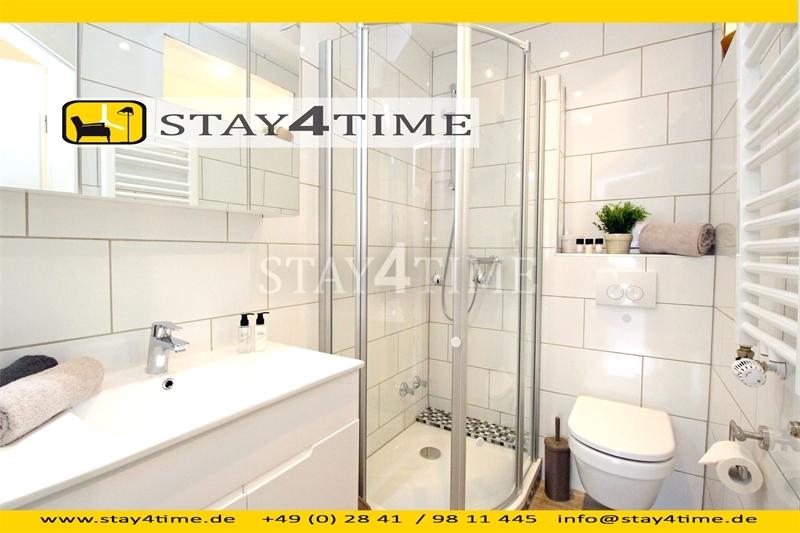 E-Kettwig - Helle Studiowohnung mit großer Küche, eigenem Eingang sowie Wlan zimmer