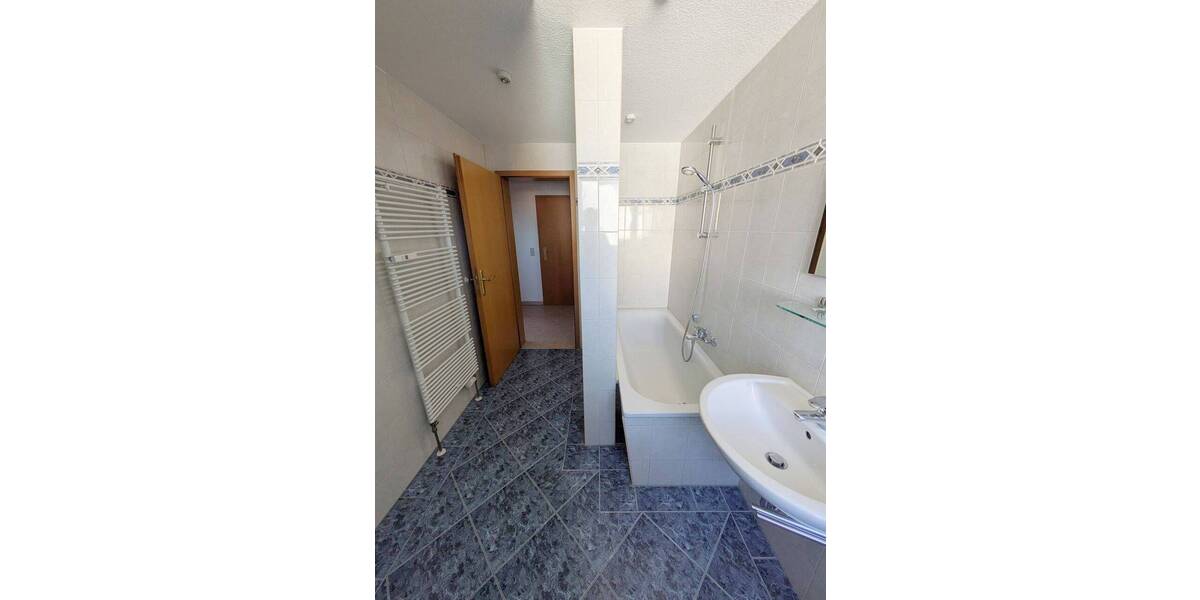 Etagenwohnung Zwickau Bahnhofsvorstadt - 1 Zimmer, 40 m&sup2;, 240&euro; | Angebot:26142542