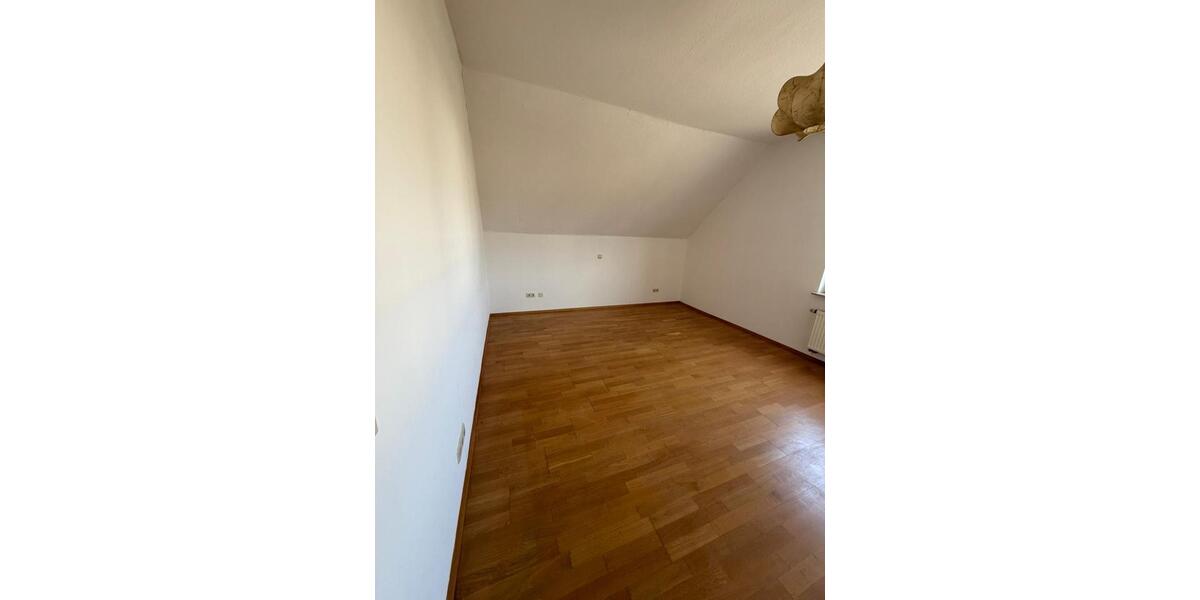 Etagenwohnung Aalen - 5 Zimmer, 120 m&sup2;, 1.500&euro; | Angebot:25920934