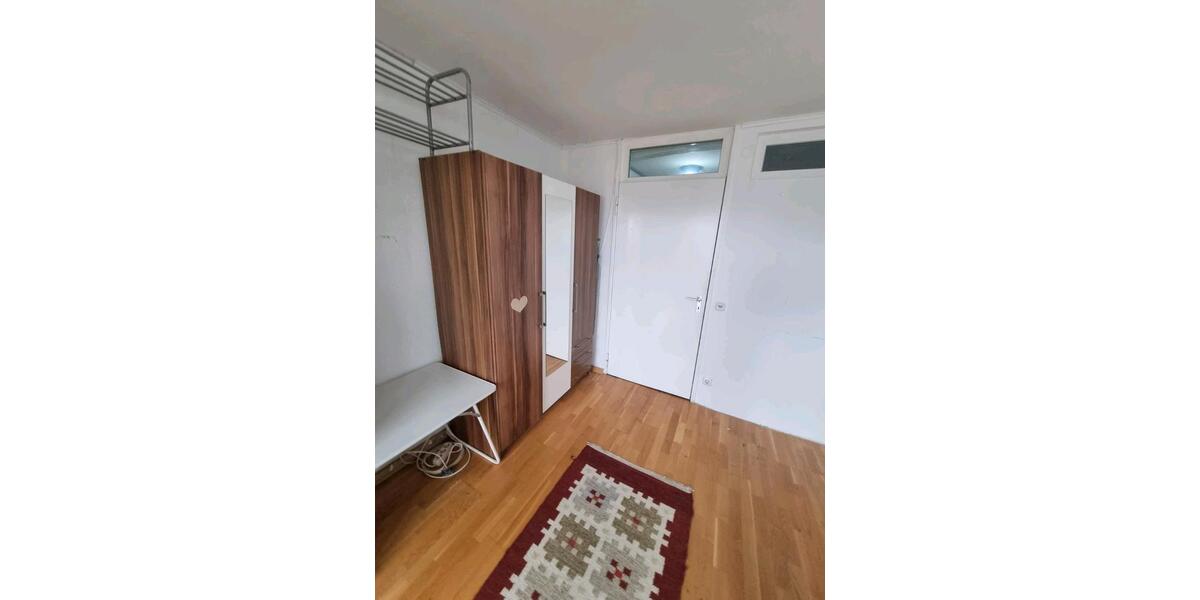 Etagenwohnung Sindelfingen Eichholz - 1 Zimmer, 25 m&sup2;, 750&euro; | Angebot:24840712
