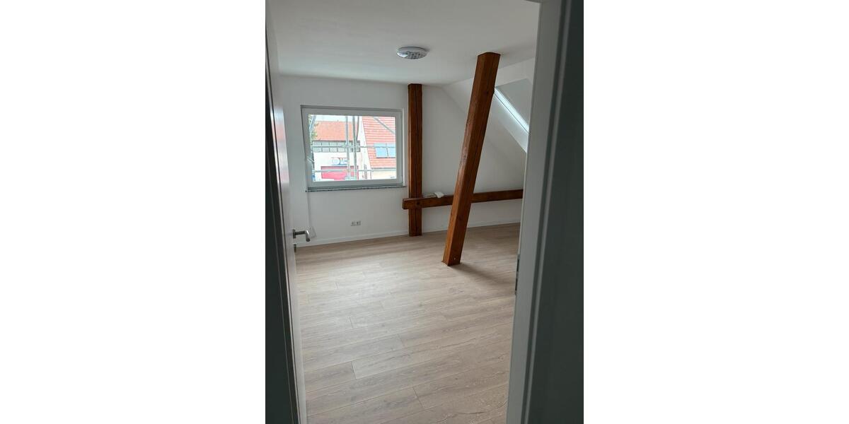 Dachgeschoßwohnung Geislingen - 4 Zimmer, 115 m&sup2;, 980&euro; | Angebot:26018585