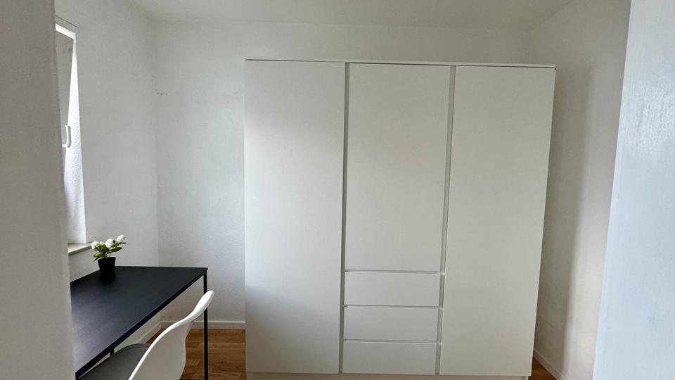 Etagenwohnung Wiesbaden Biebrich - 1.5 Zimmer, 39 m&sup2;, 900&euro; | Angebot:26442083