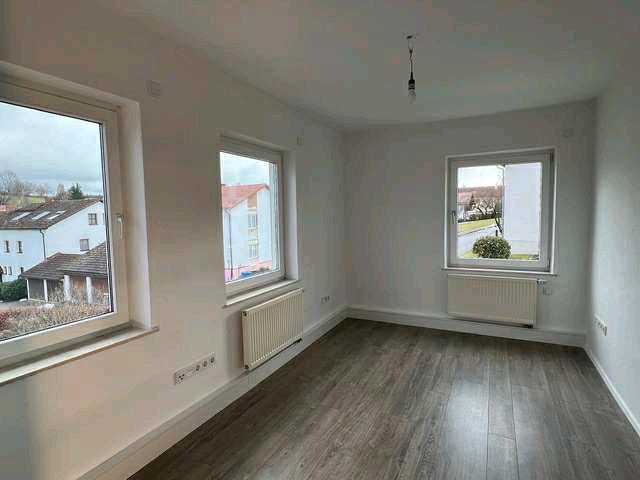 Helle Wohnung mit Balkon und Garage in Neumarkt-Sankt Veit 3 zimmer