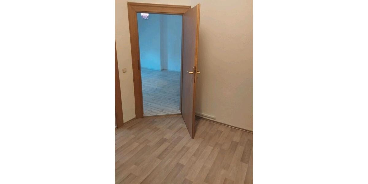 Dachgeschoßwohnung Pegau - 2.5 Zimmer, 64 m&sup2;, 390&euro; | Angebot:26184603