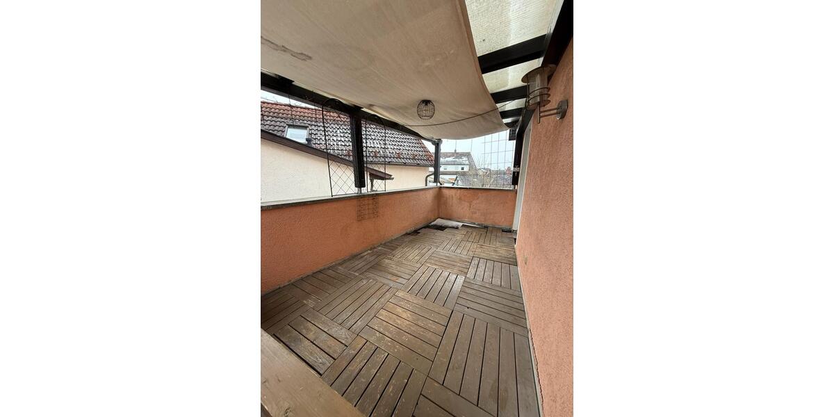 Dachgeschoßwohnung Neustadt bei Coburg - 4 Zimmer, 135 m&sup2;, 950&euro; | Angebot:24745766