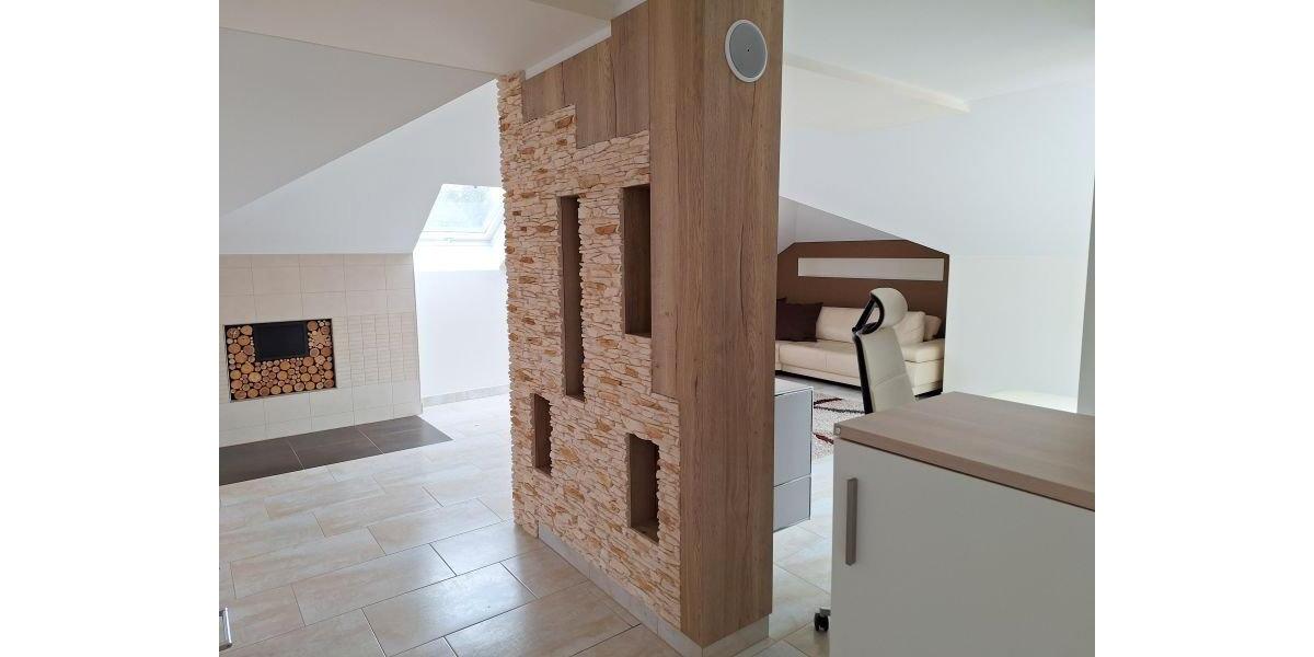Dachgeschoßwohnung Zwickau - 2 Zimmer, 152 m&sup2;, 1.200&euro; | Angebot:26479906