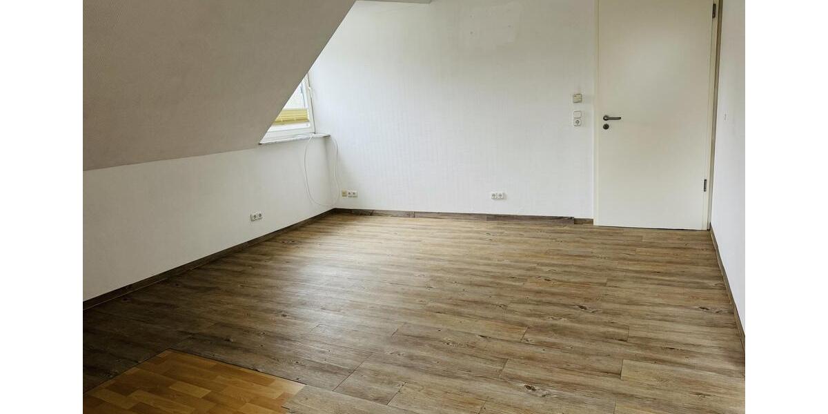 Dachgeschoßwohnung Glienicke/Nordbahn Nordbahn - 3.5 Zimmer, 111 m&sup2;, 1.706&euro; | Angebot:26622452