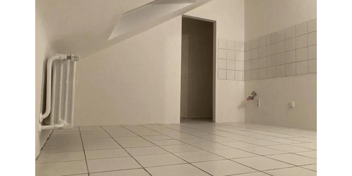 Charmante 2,5 Zimmer Dachgeschosswohnung - sofort bezugsfrei 2 zimmer