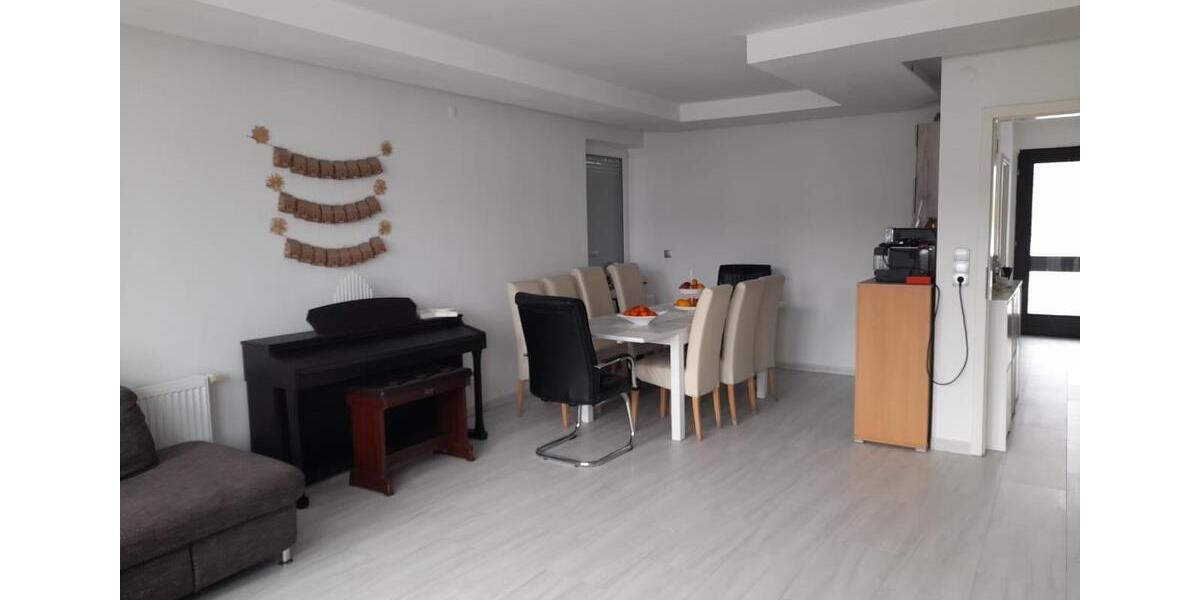 Erdgeschoßwohnung Bergneustadt - 5 Zimmer, 122 m&sup2;, 1.600&euro; | Angebot:26536645