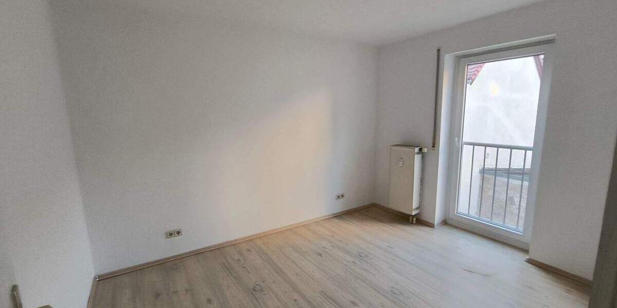 Etagenwohnung Königsbrück Stenz - 3 Zimmer, 80 m&sup2;, 440&euro; | Angebot:22902144