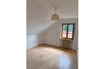 Dachgeschoßwohnung Engen - 3.5 Zimmer, 85 m&sup2;, 820&euro; | Angebot:26697102