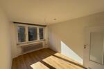 ACHTUNG: Tolle RENOVIERTE 4 Zimmer Wohnung mit Balkon!!