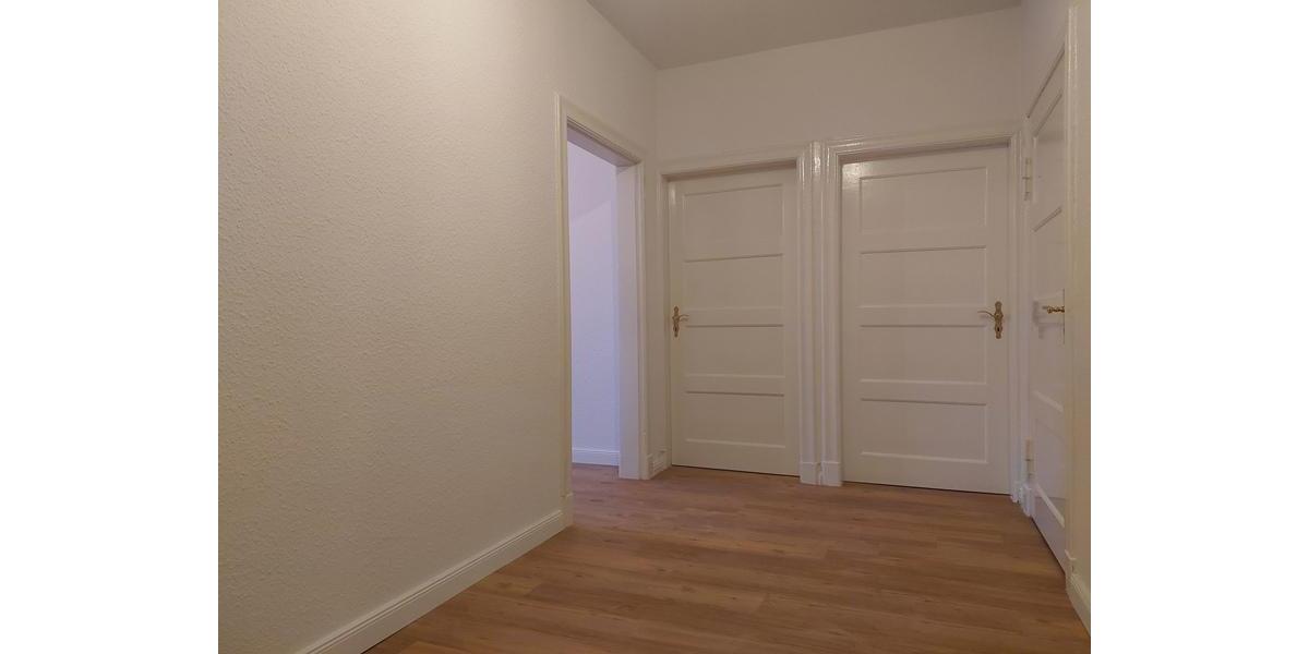 Etagenwohnung Schwerin - 4 Zimmer, 104 m&sup2;, 1.300&euro; | Angebot:25902607
