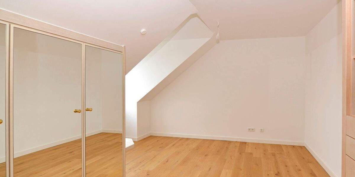 Etagenwohnung München Bogenhausen - 4 Zimmer, 115 m&sup2;, 2.490&euro; | Angebot:25279804