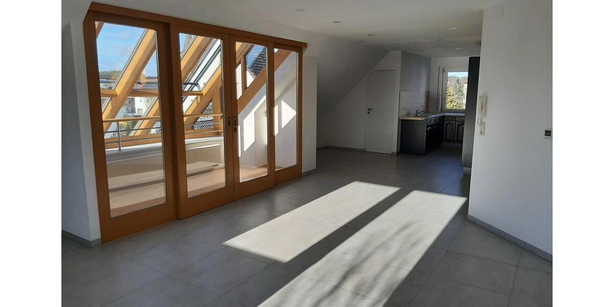 Dachgeschoßwohnung Dentlein am Forst - 4 Zimmer, 97 m&sup2;, 850&euro; | Angebot:26232067