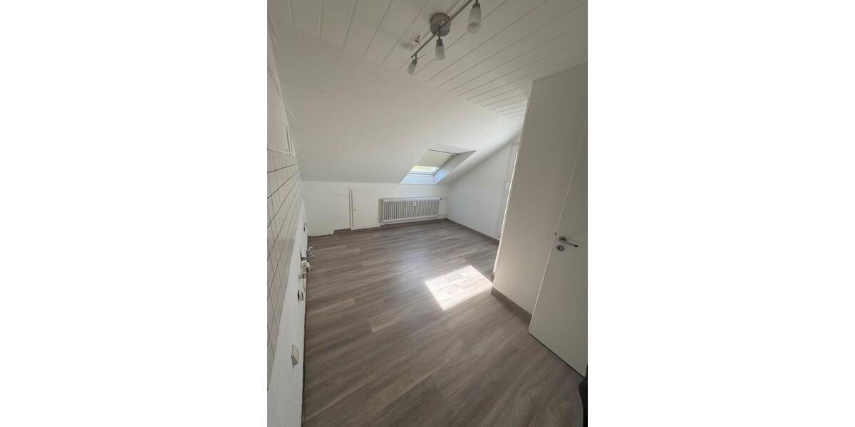 Dachgeschoßwohnung Schieder-Schwalenberg Schwalenberg - 4 Zimmer, 79 m&sup2;, 580&euro; | Angebot:26702976