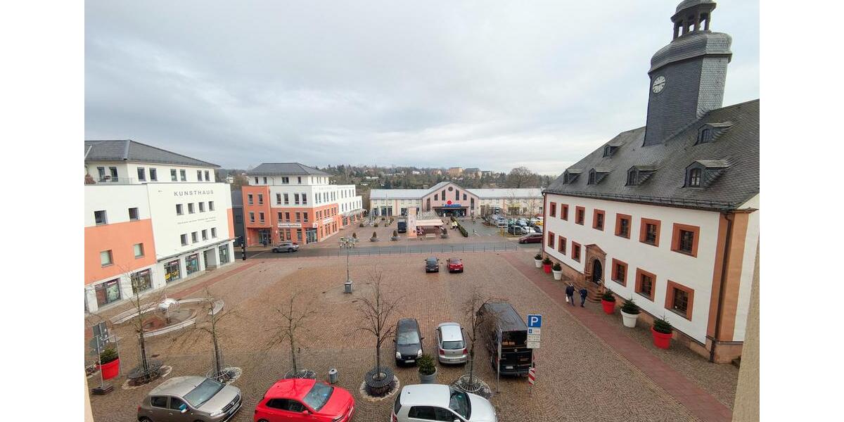 ++ attraktive, renovierte 3-Raum Wohnung in zentraler Lage, direkt am Markt in Meerane ++ 3 zimmer