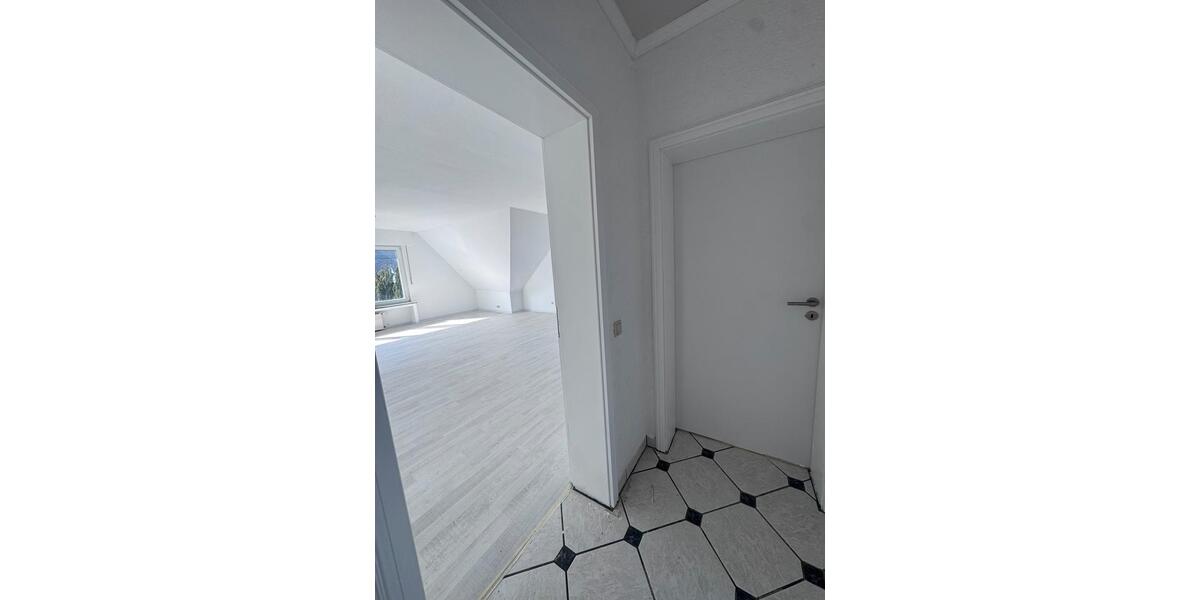 Etagenwohnung Burscheid - 4 Zimmer, 125 m&sup2;, 1.250&euro; | Angebot:25961222