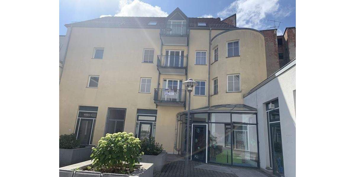 Etagenwohnung Altenburg Altenburg - 3 Zimmer, 110 m&sup2;, 720&euro; | Angebot:25836513