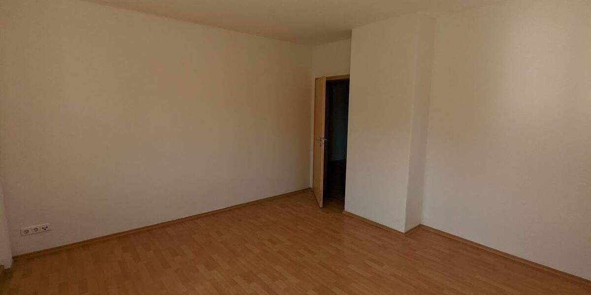 Etagenwohnung Plauen Ostvorstadt - 2 Zimmer, 59 m&sup2;, 280&euro; | Angebot:26128128