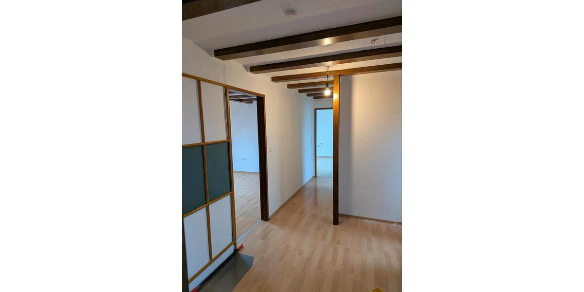 Dachgeschoßwohnung Lauchheim - 3 Zimmer, 76 m&sup2;, 620&euro; | Angebot:25350375