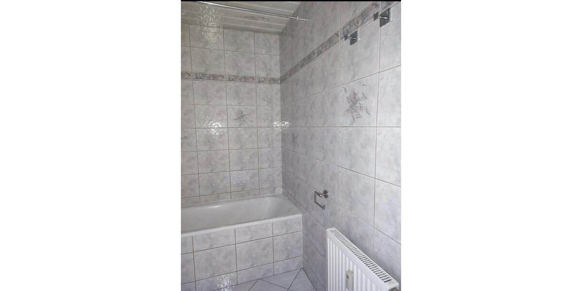 Etagenwohnung Mülsen - 3 Zimmer, 69 m&sup2;, 380&euro; | Angebot:25758523