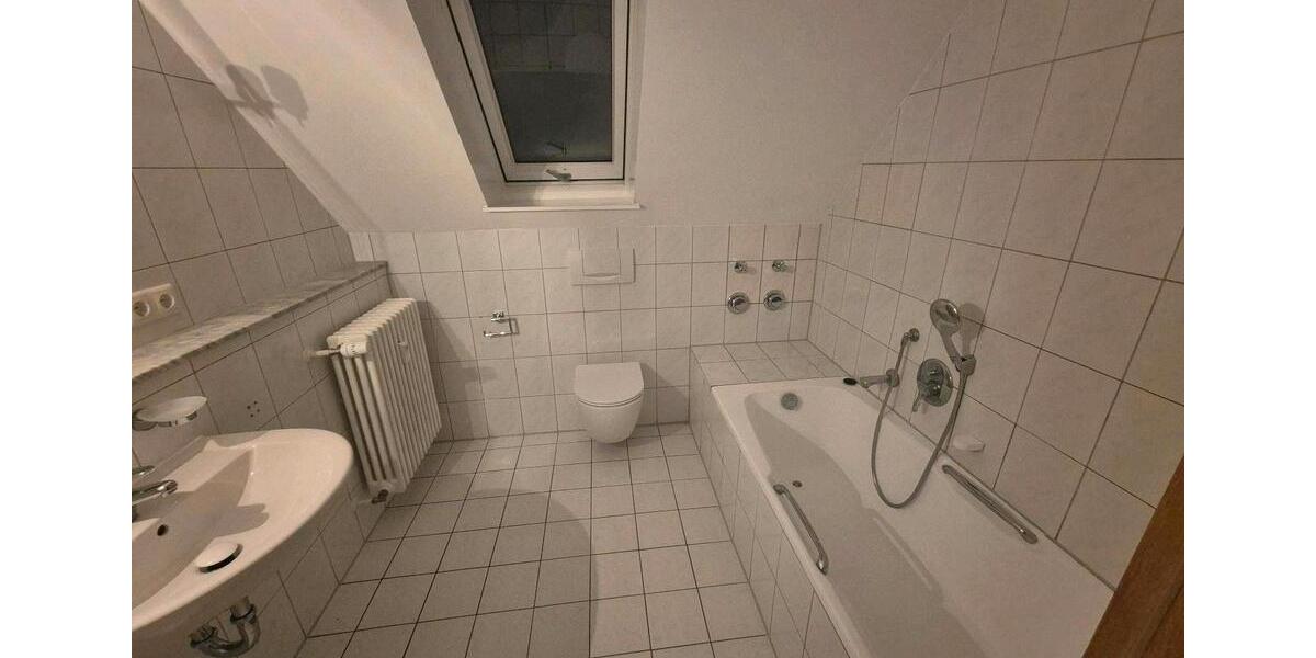 Dachgeschoßwohnung Haßfurt - 1 Zimmer, 65 m&sup2;, 645&euro; | Angebot:26000188