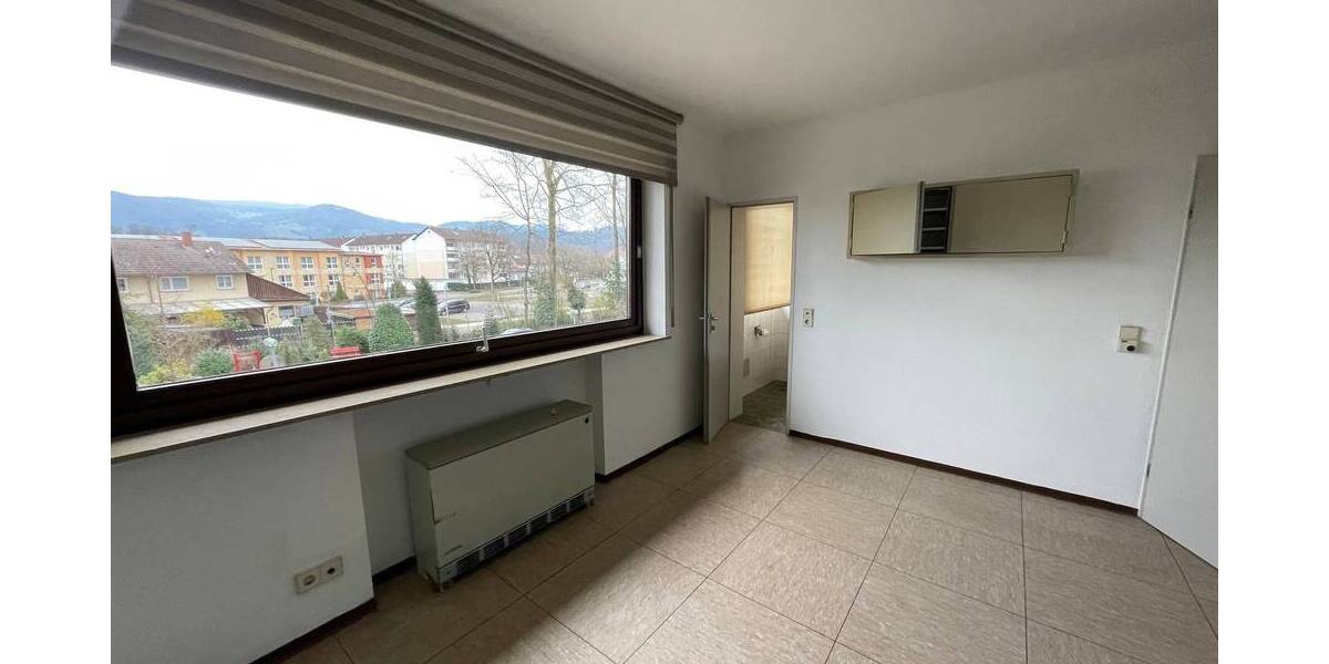 Gewerbeobjekt Achern - 6 Zimmer, 1.600&euro; | Angebot:24114054
